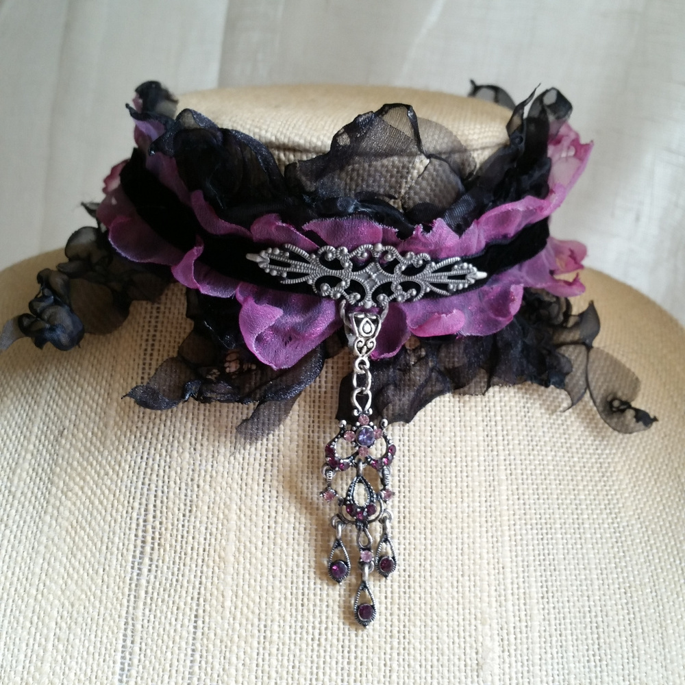 💜~❤ Gothic Choker Necklace ❤~💜